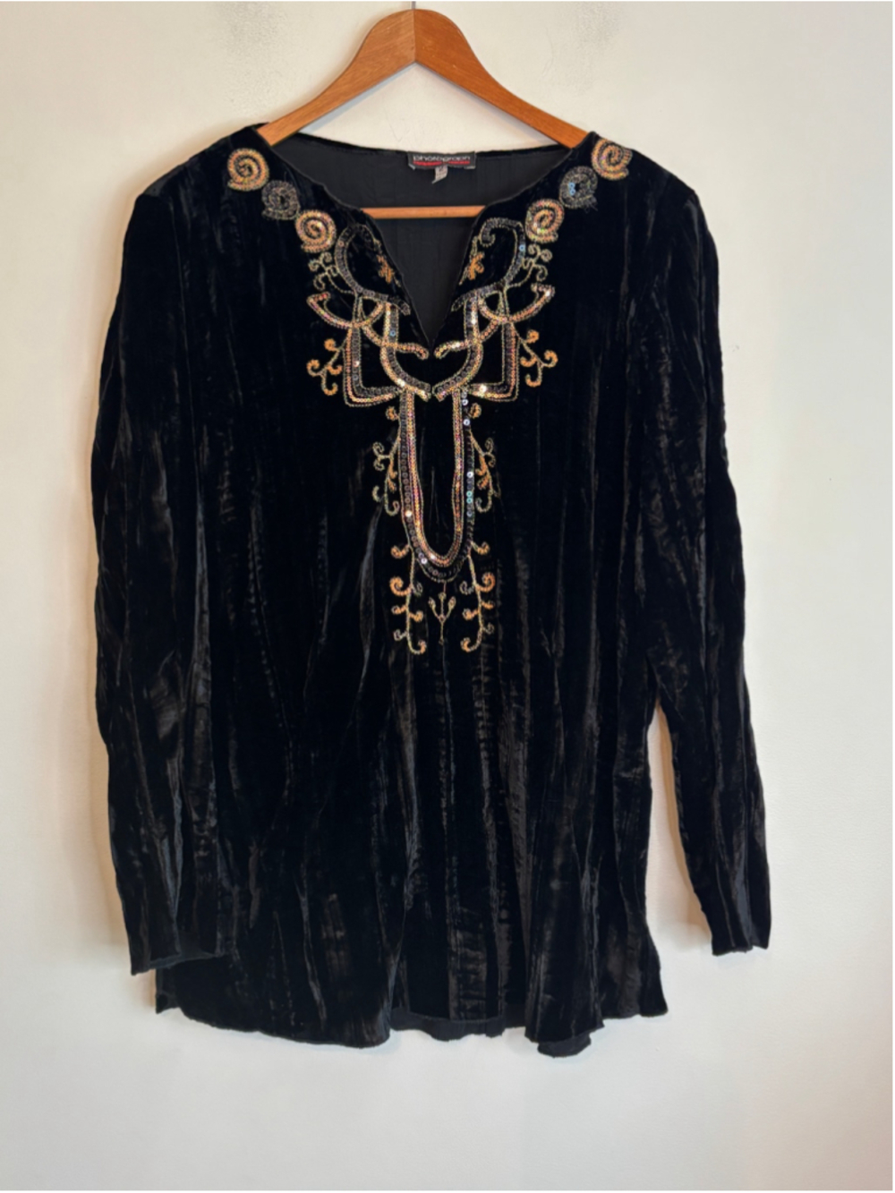 Vtg Y2K Photograph Black Velvet Tunic with Gold Sequin Detail Size L/XL Mystical